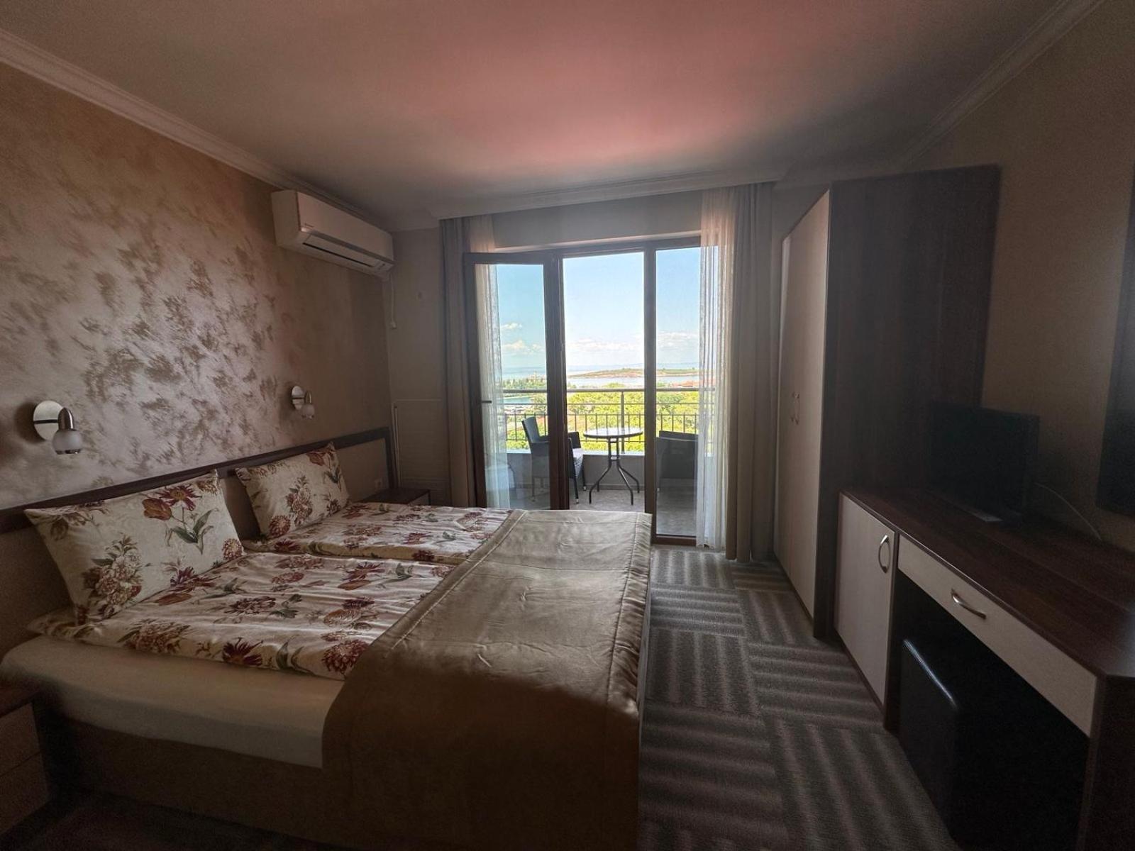 Family Hotel Radiana Szozopol Kültér fotó