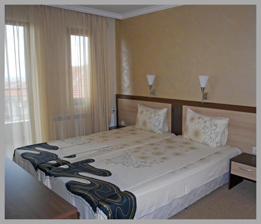 Family Hotel Radiana Szozopol Kültér fotó