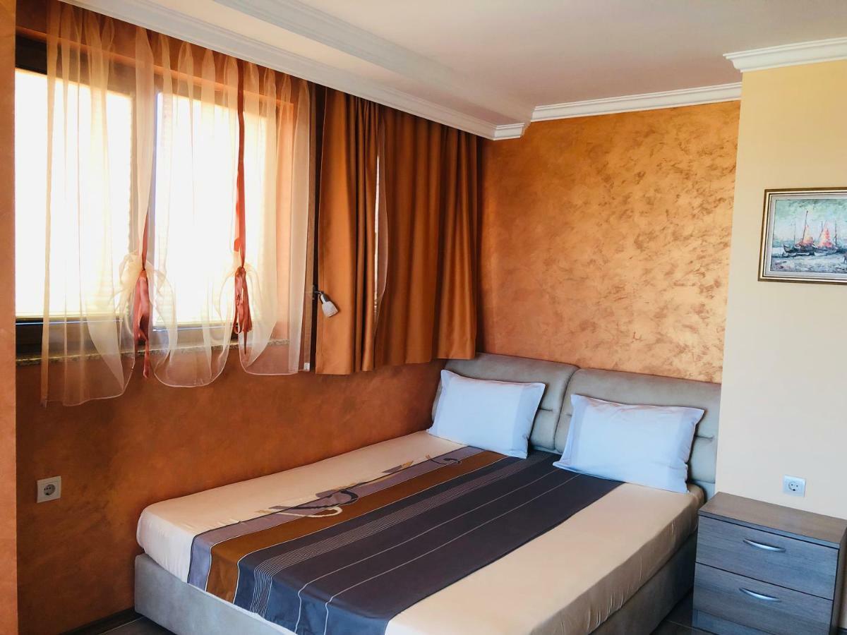 Family Hotel Radiana Szozopol Kültér fotó